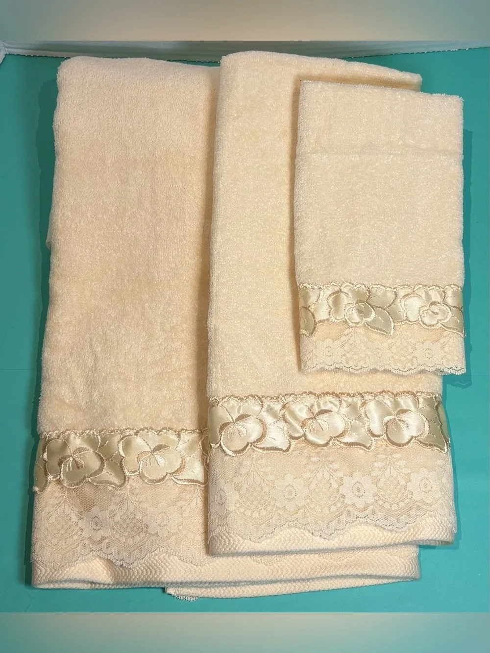 Vintage Ivory 3 Piece Towel Set With Lace and Decorative Trim